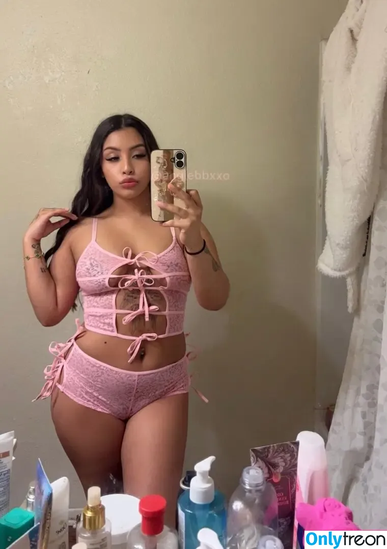 angiebbxxo nude photo #0019 (angie.b.xoxo / angiebabexo)