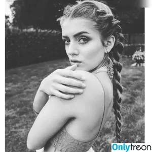 Anica Russo / anica_russo_official nude photo #0001