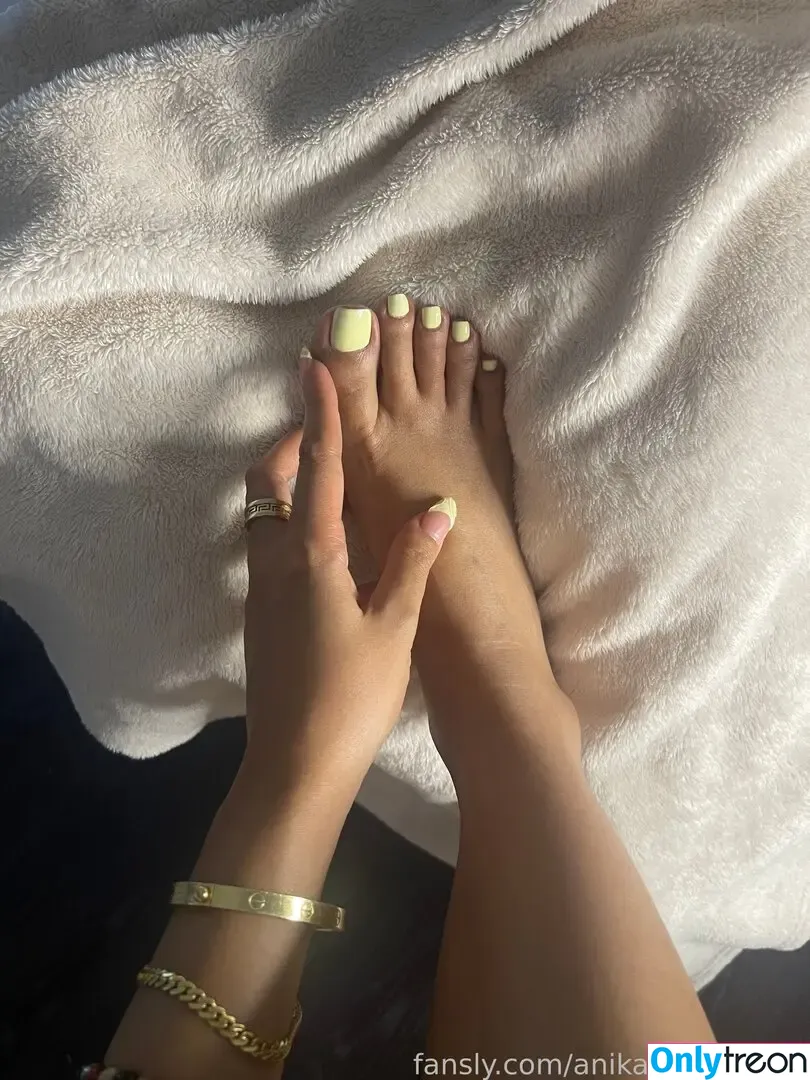 anikaprettyfeet_ nude photo #0146 (anikaprettyfeets)