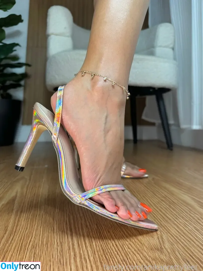 anikaprettyfeet_ nude photo #0358 (anikaprettyfeets)