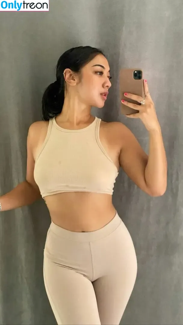 Anindita Hidayat nude photo #0117 (aninditahidayat)