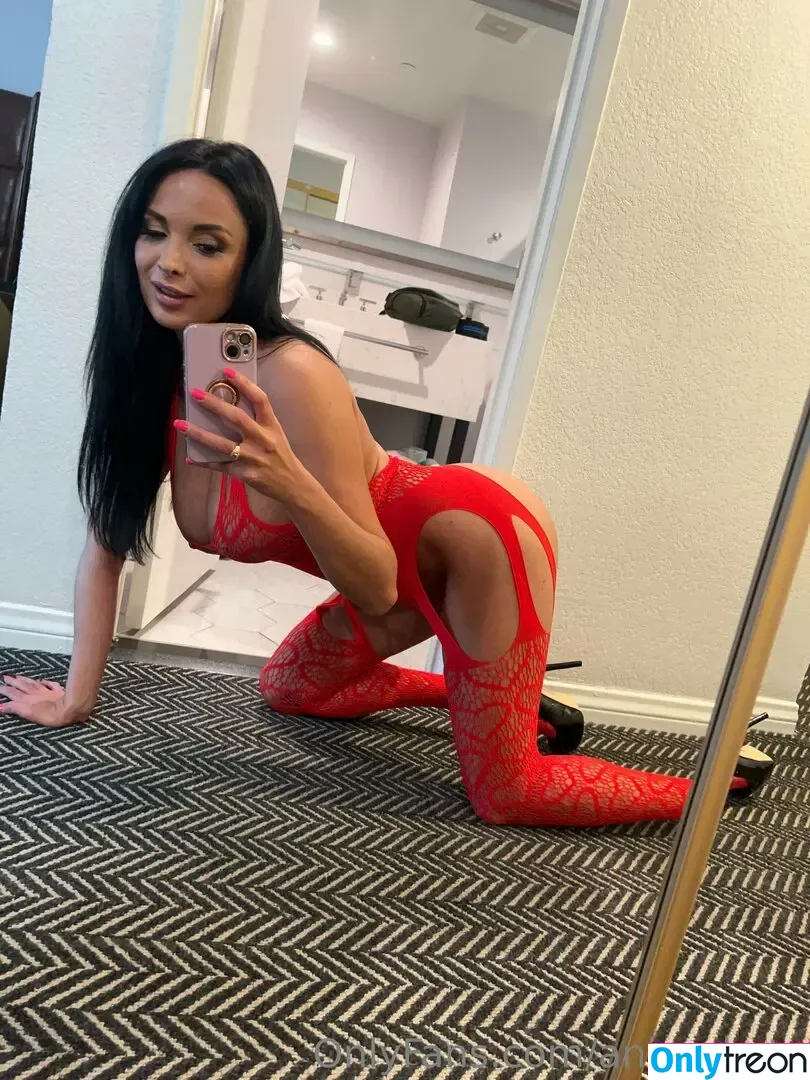 Anissa KATE nude photo #1017 (AnissaKate / anissakateoff)