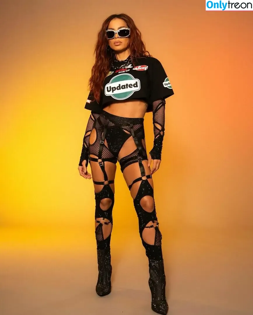 Anitta nude photo #0643 (Anitta)