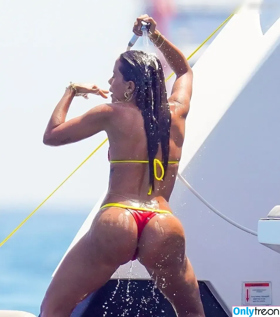 Anitta nude photo #1142 (Anitta)
