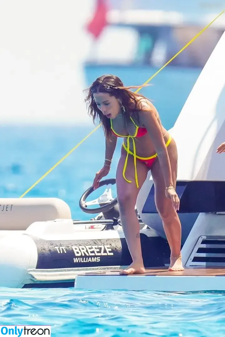 Anitta nude photo #1161 (Anitta)