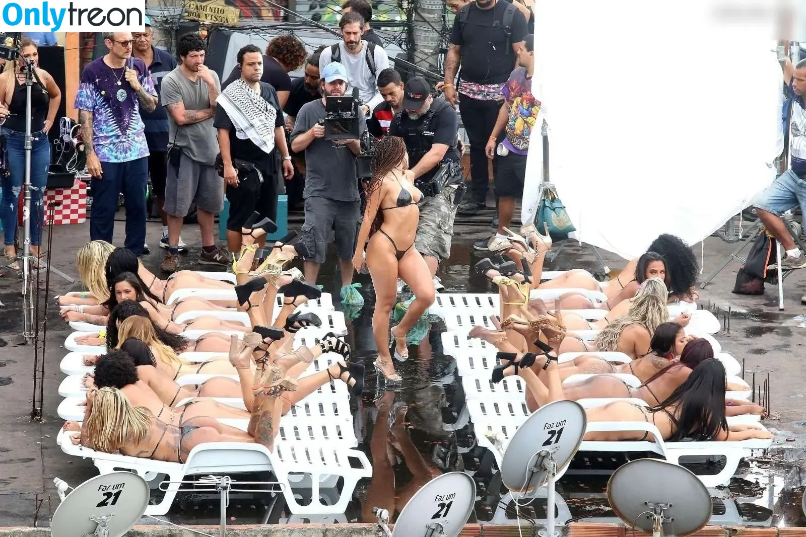 Anitta nude photo #1214 (Anitta)
