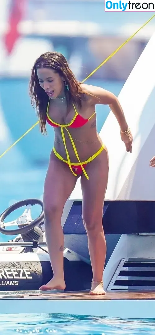 Anitta nude photo #1263 (Anitta)