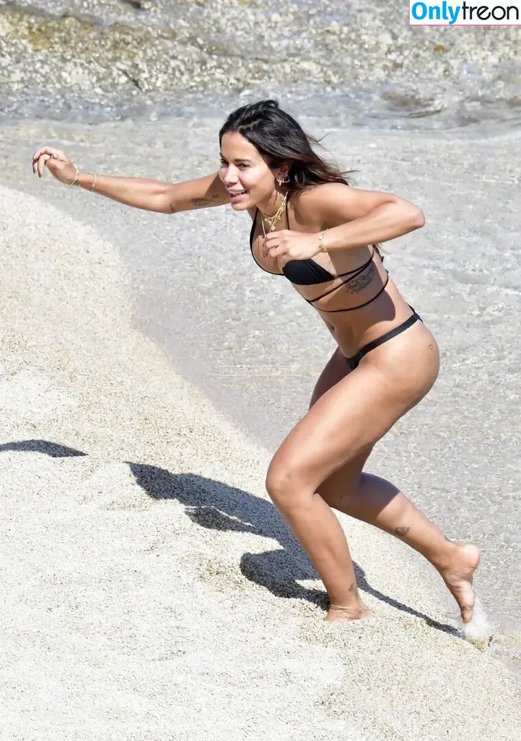 Anitta nude photo #1346 (Anitta)