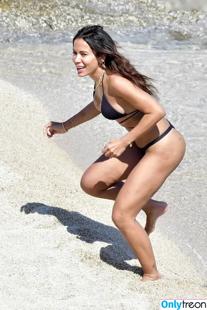 Anitta nude photo #1371 (Anitta)