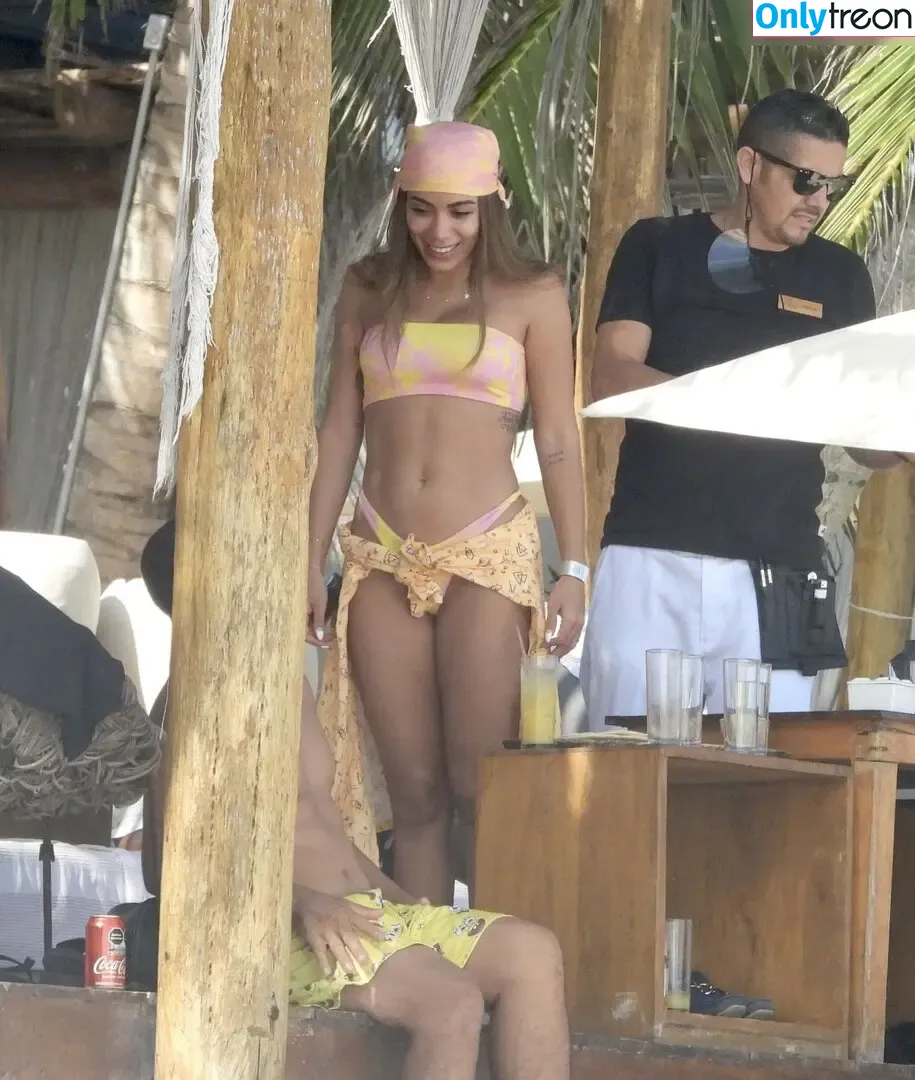 Anitta nude photo #1452 (Anitta)