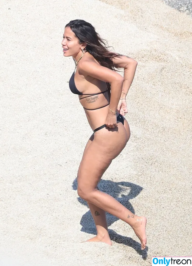 Anitta nude photo #1465 (Anitta)