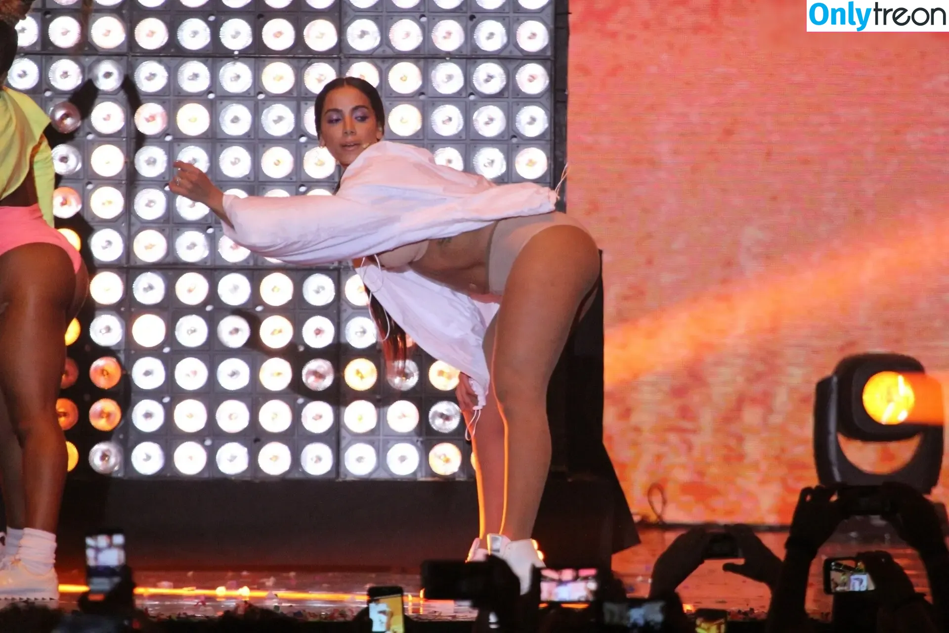 Anitta nude photo #1538 (Anitta)