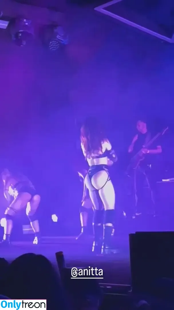 Anitta nude photo #1787 (Anitta)