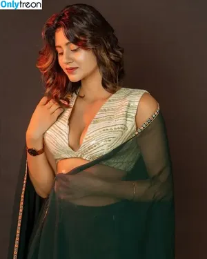 Anjali Arora / anjimaxuofficially nude photo #0024