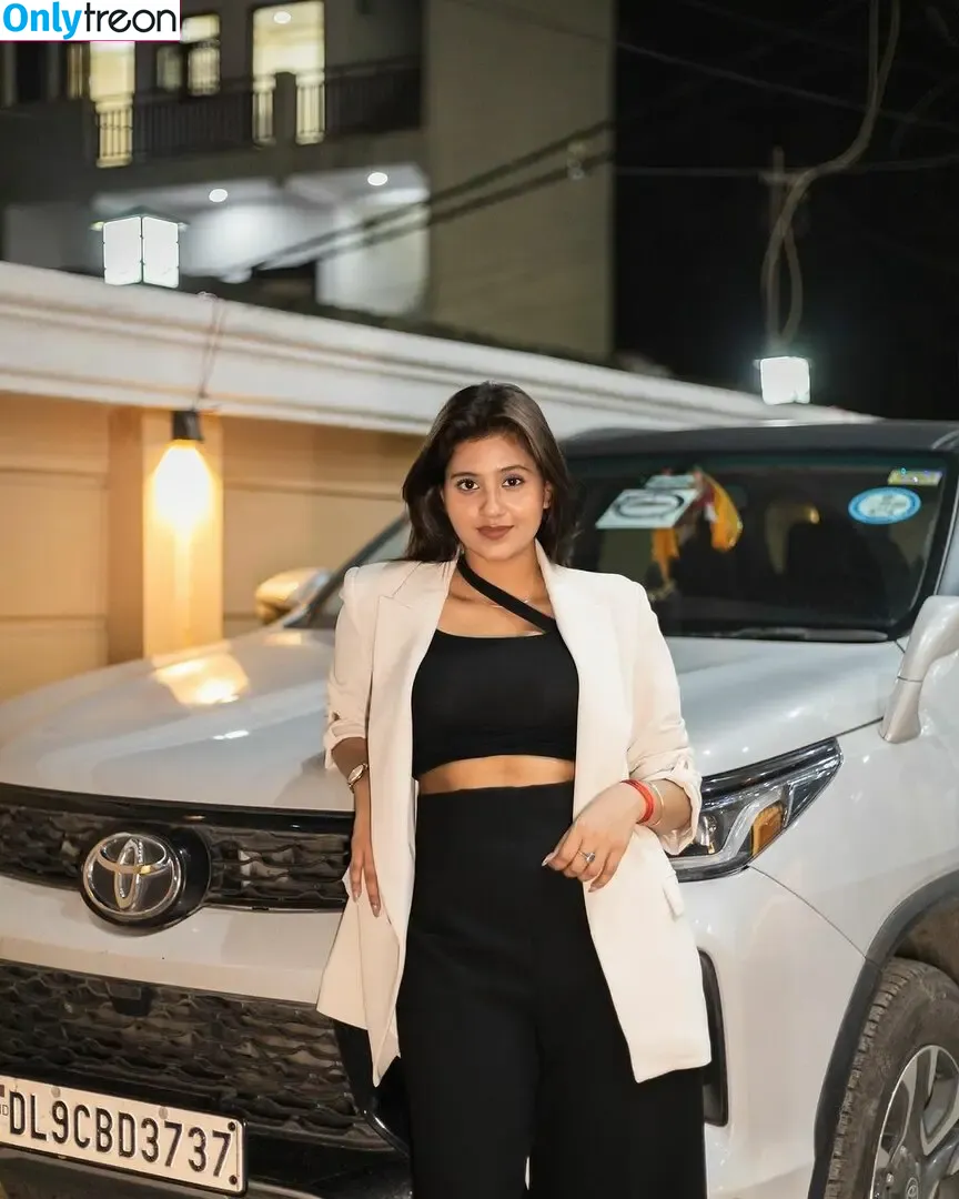 Anjali Arora nude photo #0002 (anjimaxuofficially)