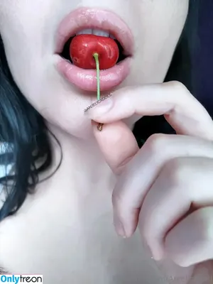 anjelicadoll / themaskedgothgirl nude photo #0036