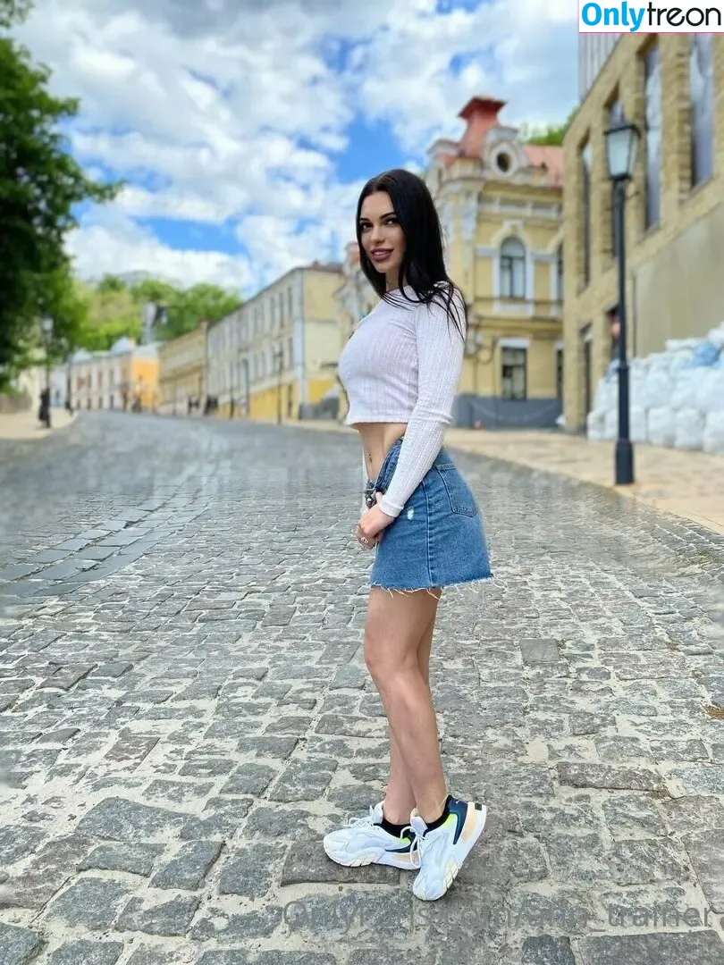 ann_trainer nude photo #0015 (ann_moves)