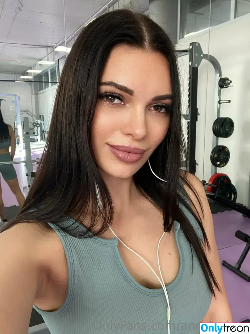 ann_trainer nude photo #0052 (ann_moves)