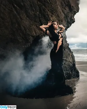 Anna Akana / AnnaAkana / wonderlandstudios nude photo #0518