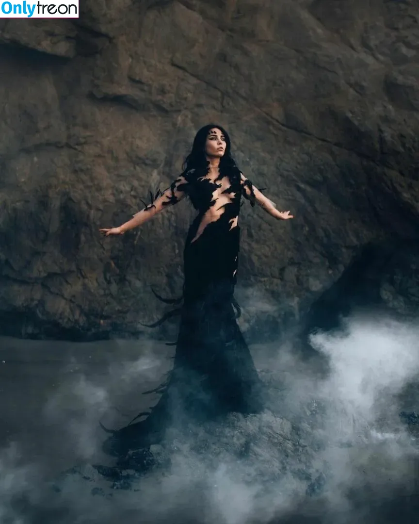 Anna Akana nude photo #0263 (AnnaAkana / wonderlandstudios)