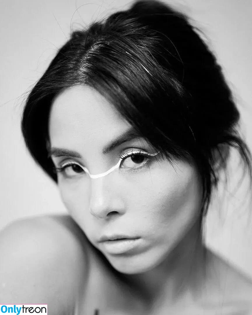 Anna Akana nude photo #0321 (AnnaAkana / wonderlandstudios)