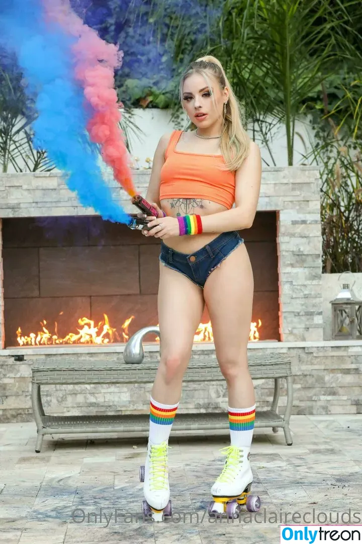 Anna Claire Clouds nude photo #0021 (annaclairecloud / annaclaireclouds / annaclairecloudstv__)