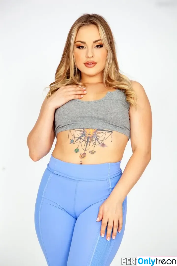 Anna Claire Clouds nude photo #1321 (annaclairecloud / annaclaireclouds / annaclairecloudstv__)