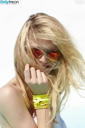 Anna Ewers / annaewers nude photo #0008
