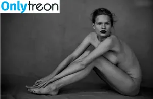 Anna Ewers / annaewers nude photo #0028