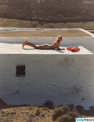 Anna Ewers / annaewers nude photo #0050