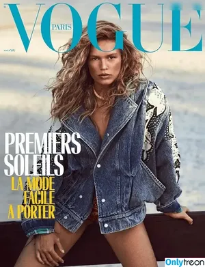 Anna Ewers / annaewers nude photo #0085