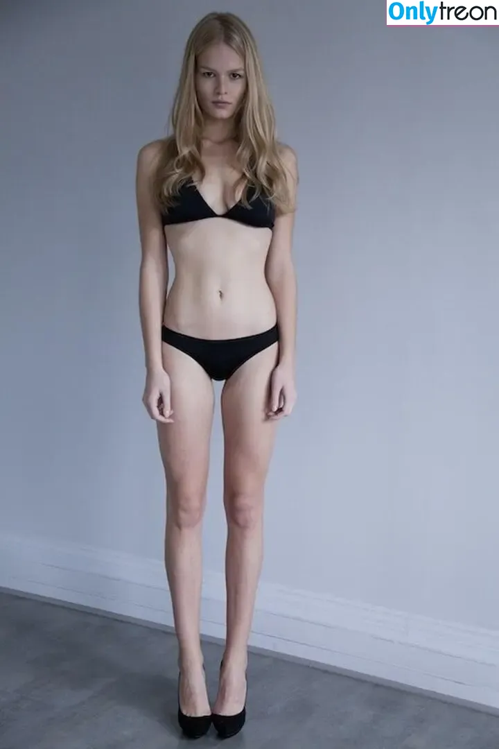 Anna Ewers nude photo #0056 (annaewers)