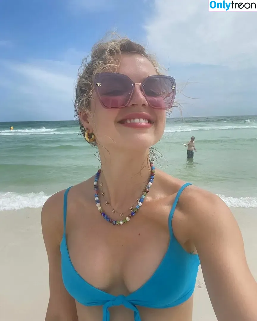 Anna Grace Barlow nude photo #0012 (therealagbarlow)