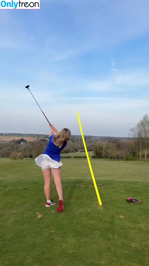 Anna Halliday nude photo #0022 (Golf with Anna / golfwithanna)