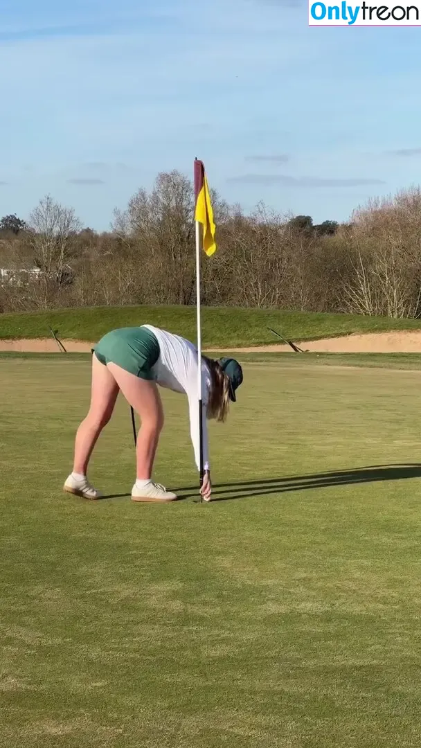 Anna Halliday nude photo #0024 (Golf with Anna / golfwithanna)