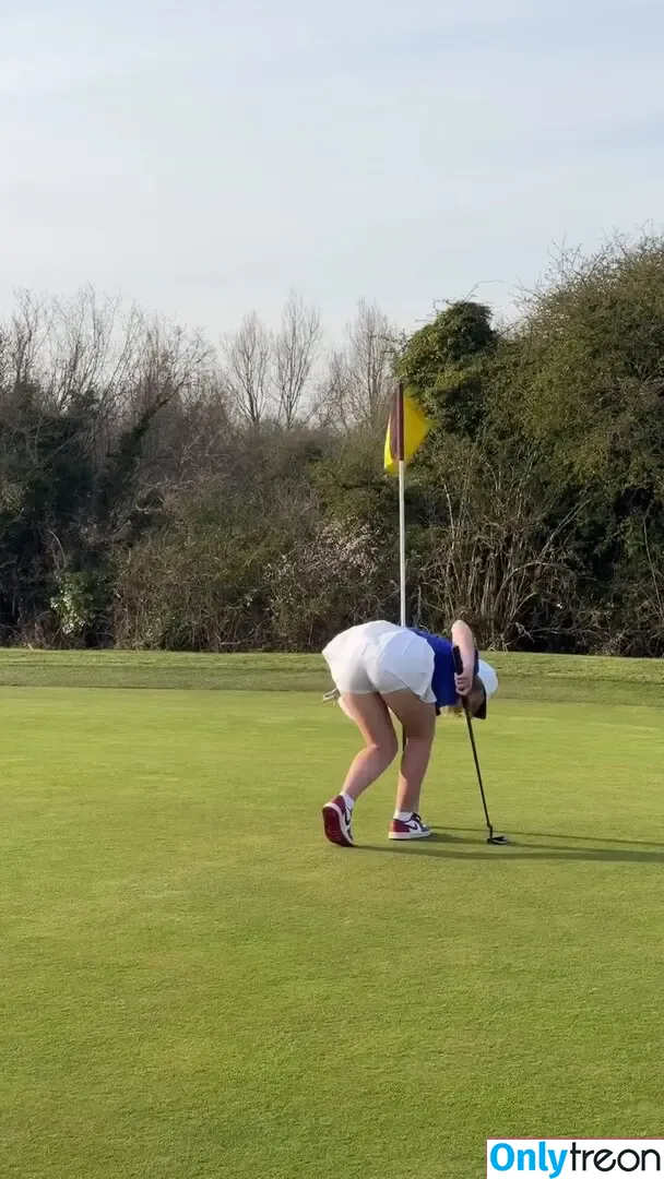 Anna Halliday nude photo #0034 (Golf with Anna / golfwithanna)