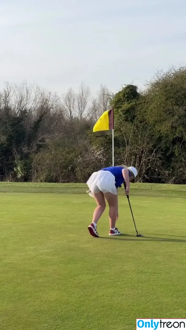 Anna Halliday nude photo #0035 (Golf with Anna / golfwithanna)