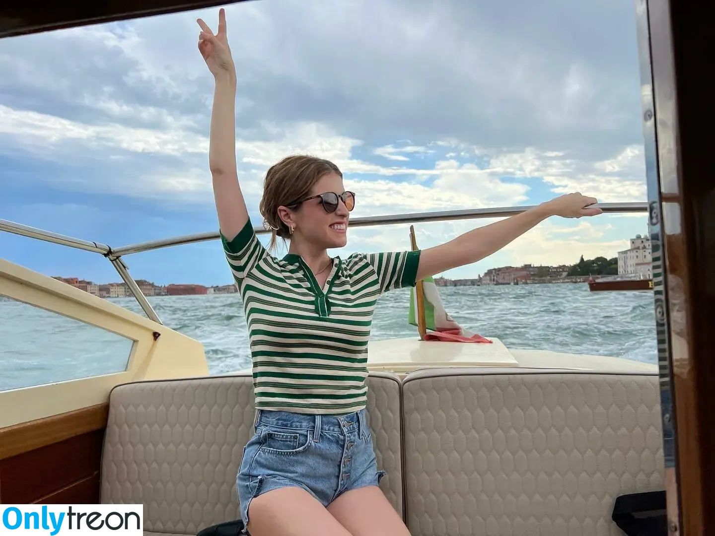 Anna Kendrick nude photo #0547 (AnnaKendrick47)