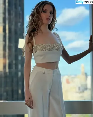 Anna Kendrick / AnnaKendrick47 / ourkendrick nude photo #1972
