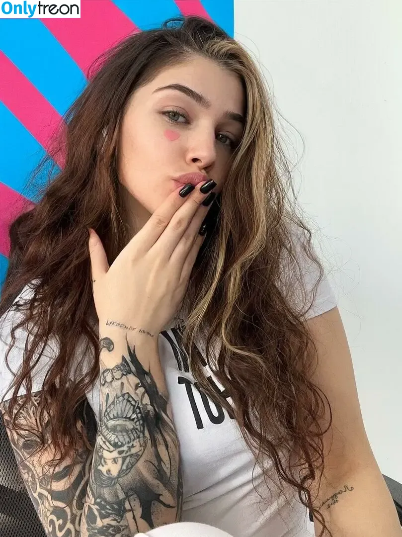 anna_six nude photo #0003 (anna_six_)