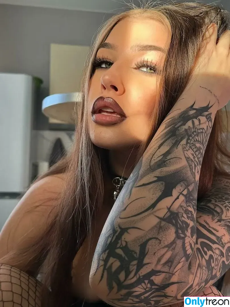 anna_six nude photo #0004 (anna_six_)