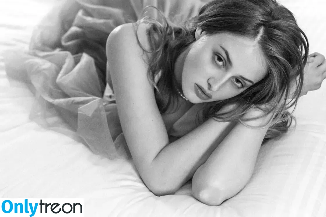 Anna Van Patten nude photo #0001 (anna.vanpatten)