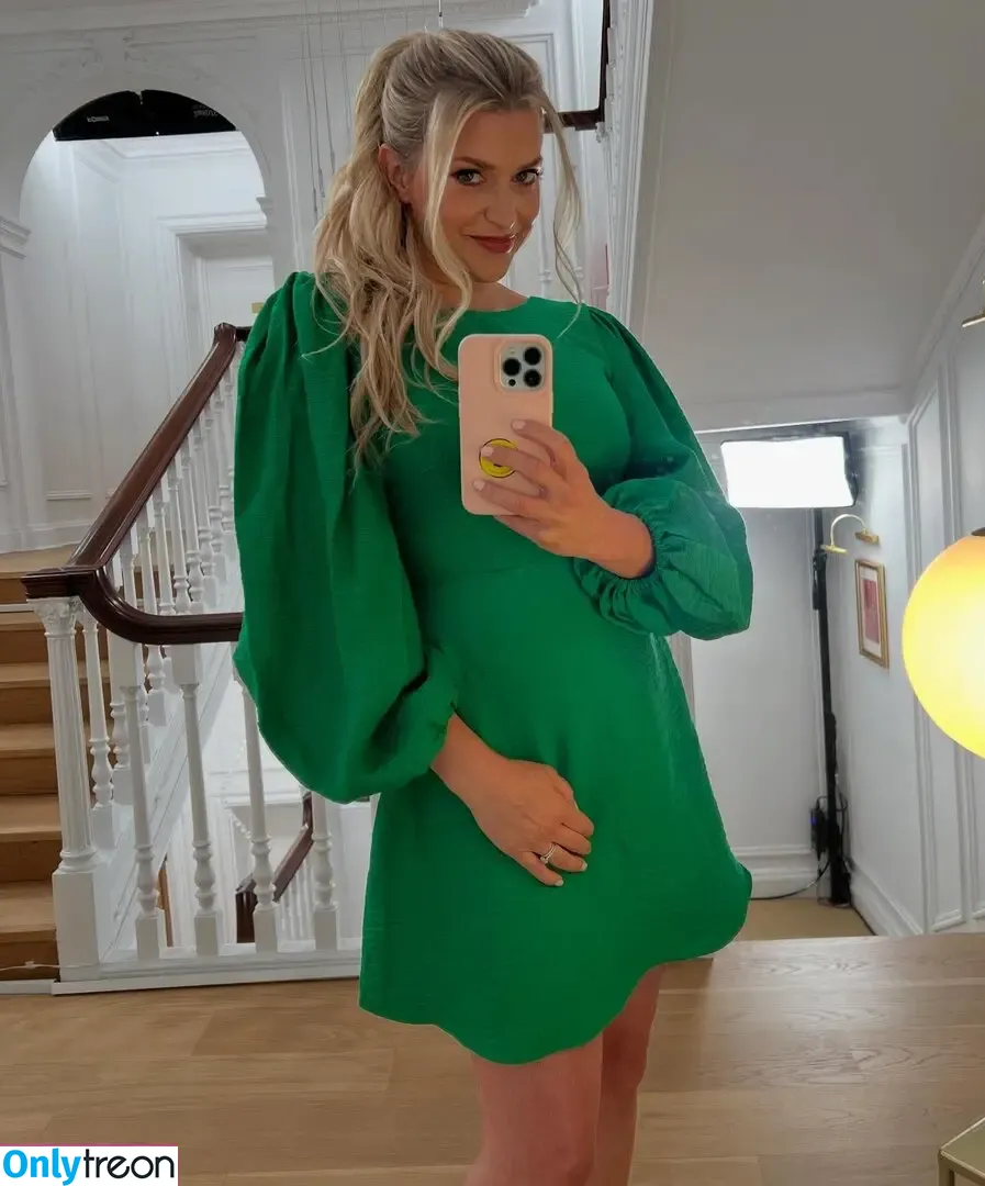 Anna Williamson nude photo #0048 (annawilliamsonofficial)
