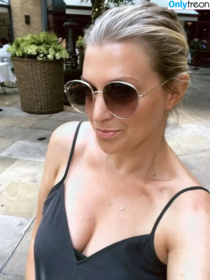 Anna Williamson nude photo #0058 (annawilliamsonofficial)