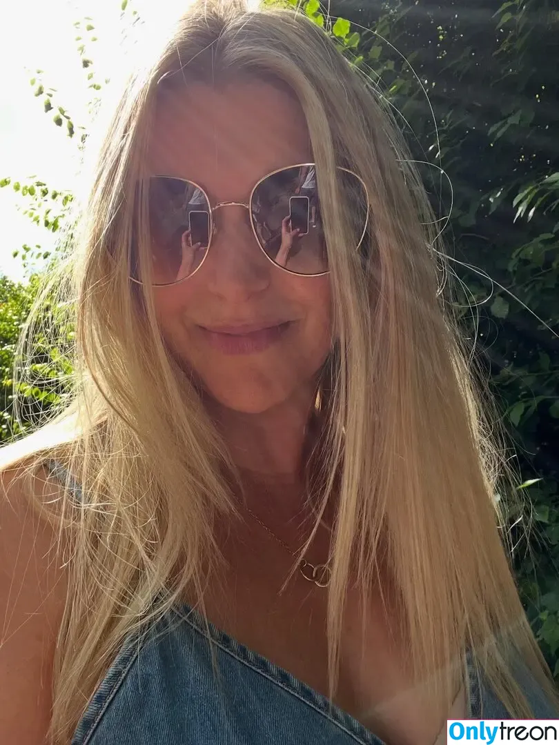 Anna Williamson nude photo #0060 (annawilliamsonofficial)