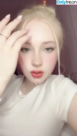  nude photo #0003