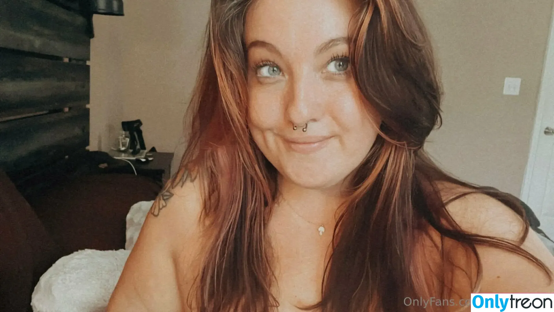 annablythe nude photo #0011 (anna.blythe)