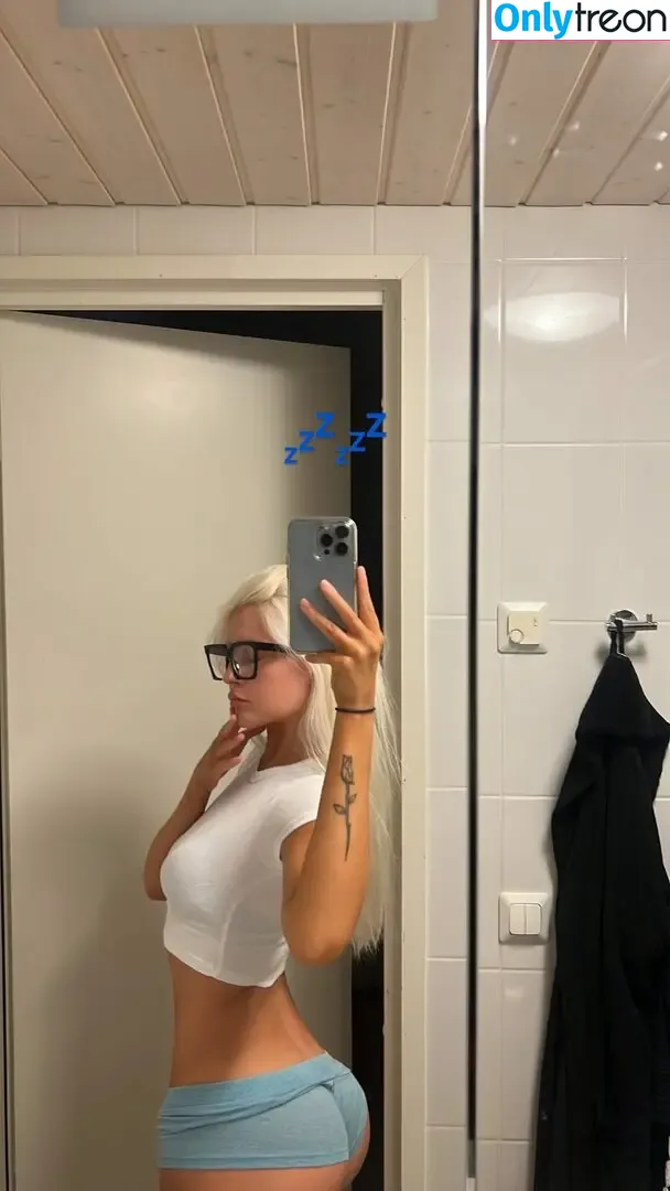 Annagretaaaa nude photo #0034 (Annagretaaaa)