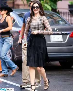 Anne Hathaway / ahathawaynews / annehathaway / heatherannie nude photo #2517