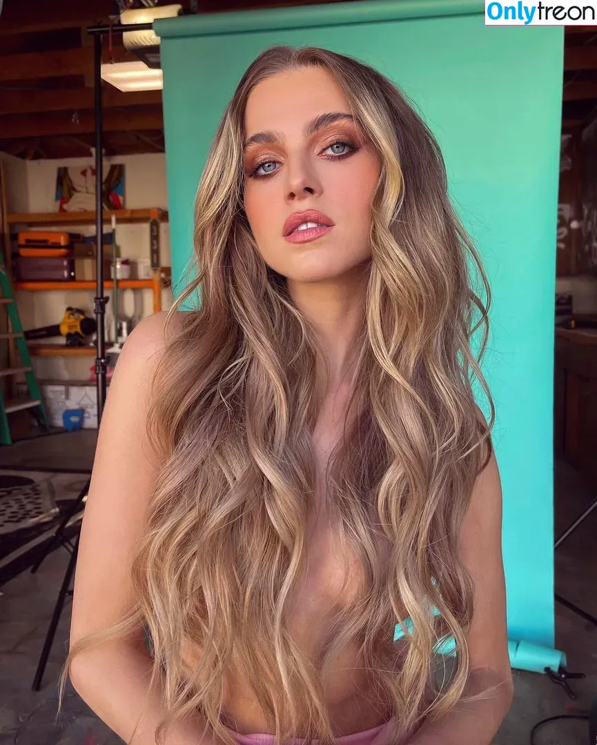 Anne Winters nude photo #0004 (anna_winters / annewinters)